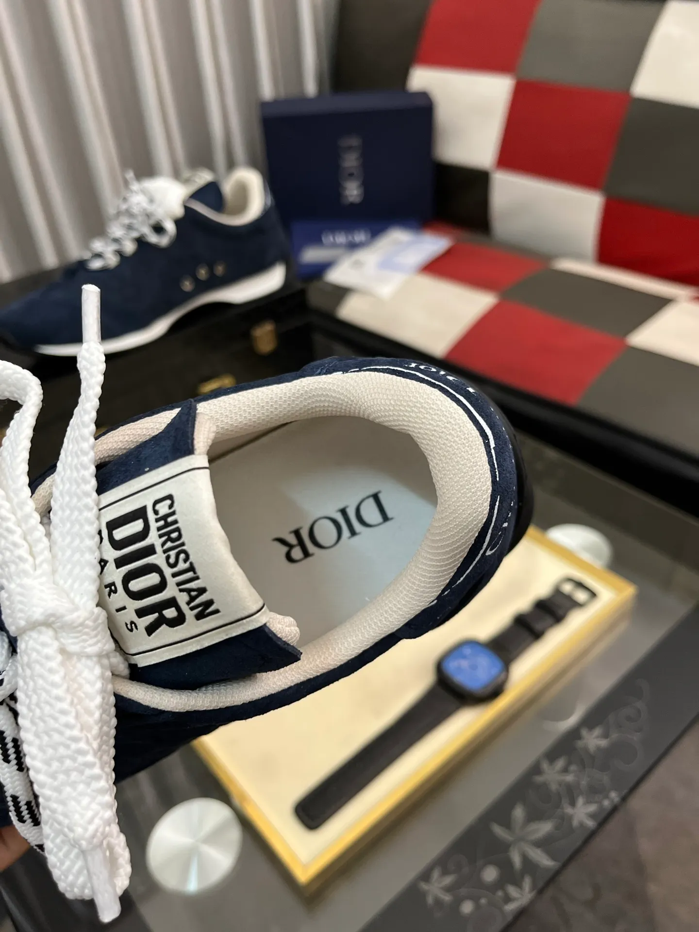 Men's shoes 💰500⌚️⌚️Dior original quality.~ Unique modern style sneakers. 🏃A must-have casual shoe for trendy men😍😍 Original brand imported from Italy, imported original leather, sheep lining (refuses to discolor and grind feet) Sole: Original sole provided by the original factory, French lazy style design ⚠️Fit to the feet, original quality, super comfortable original sole. Just like shooting the real thing 🎬The real thing is better Code number: 38-446️⃣Colors available